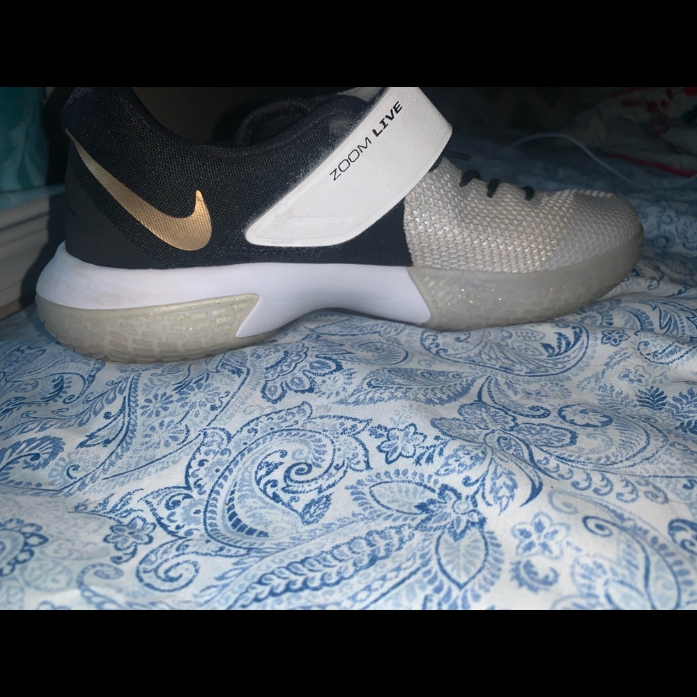 Nike Zoom Live 1 volleyball shoes